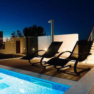 https://lena-luxury-apartments.hotelinzadar.com