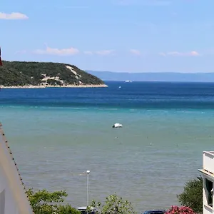 https://apartments-kampor-damira.primorje-gorskikotar.com